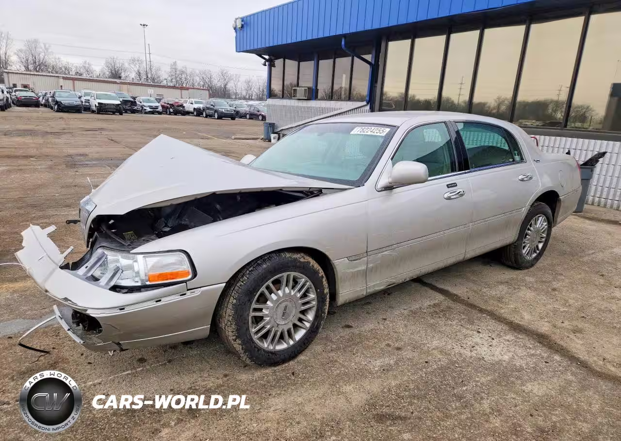 2008 Lincoln Town Car Signature Limited