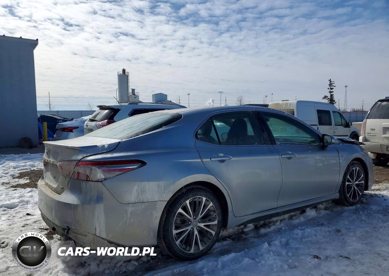 2018 Toyota Camry L VIN:4T1B11HK2JU649466 - 3