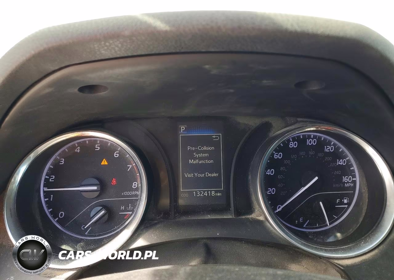 2018 Toyota Camry L VIN:4T1B11HK2JU649466 - 9