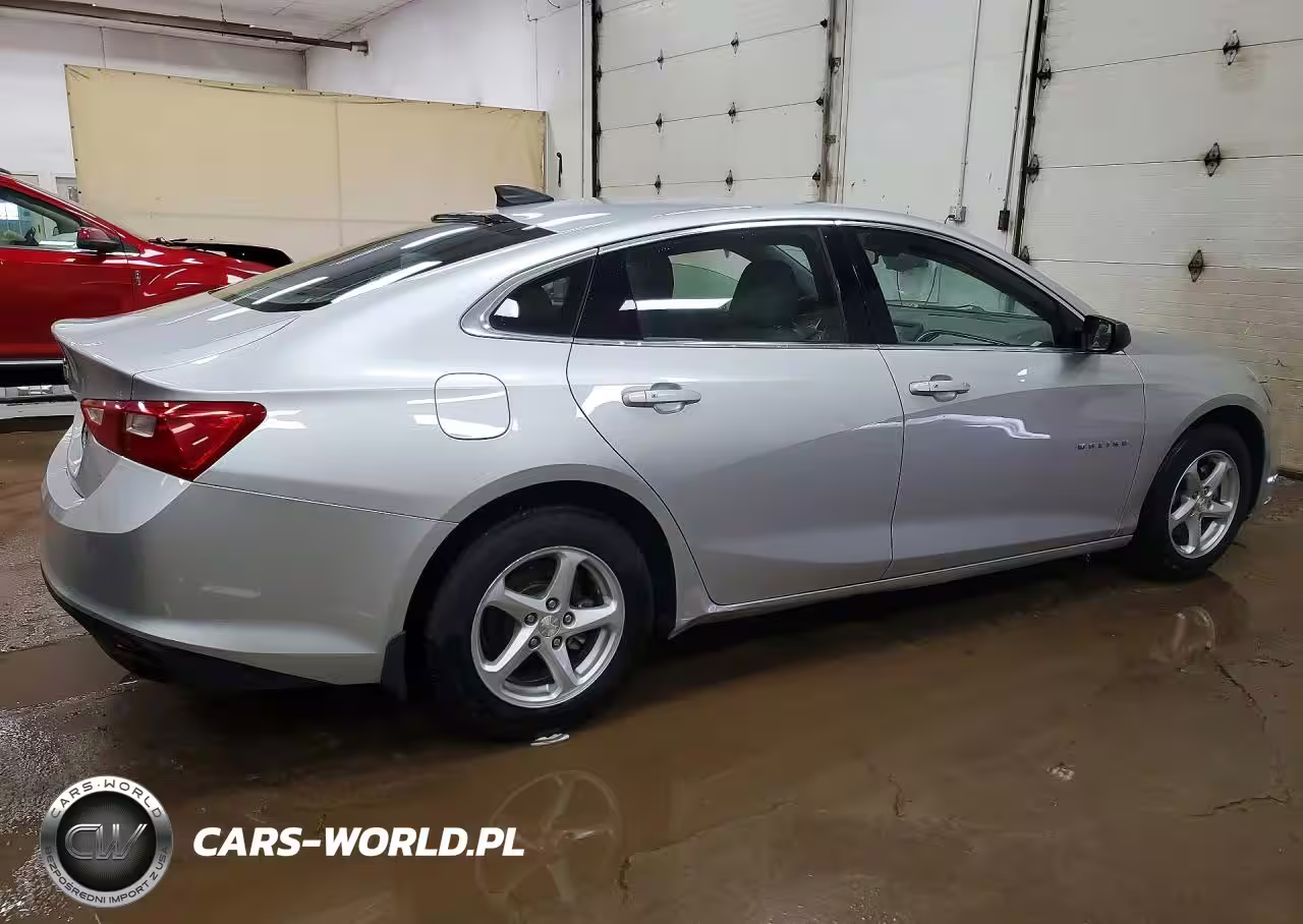 2018 Chevrolet Malibu Ls VIN:1G1ZB5ST0JF110270 - 3
