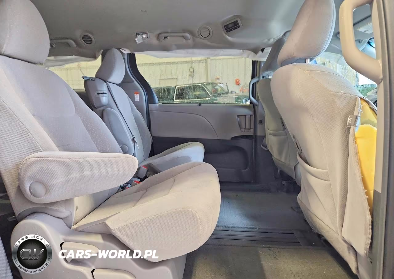 2015 Toyota Sienna Le 8-Passenger VIN:5TDKK3DC1FS541038 - 10