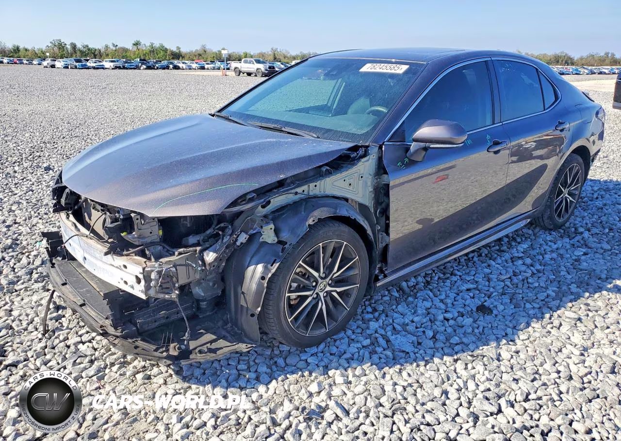2024 Toyota Camry – zdjęcie 1 z 13
