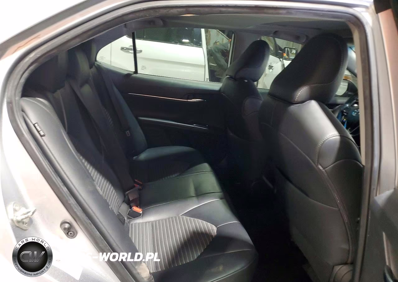 2019 Toyota Camry L VIN:4T1B11HK7KU715690 - 10