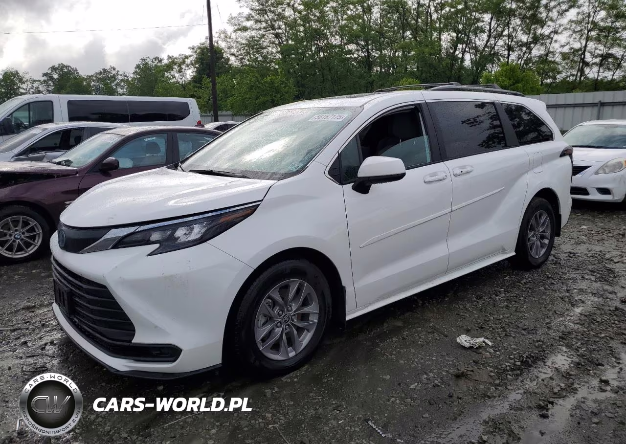 2025 Toyota Sienna Le – zdjęcie 1 z 13