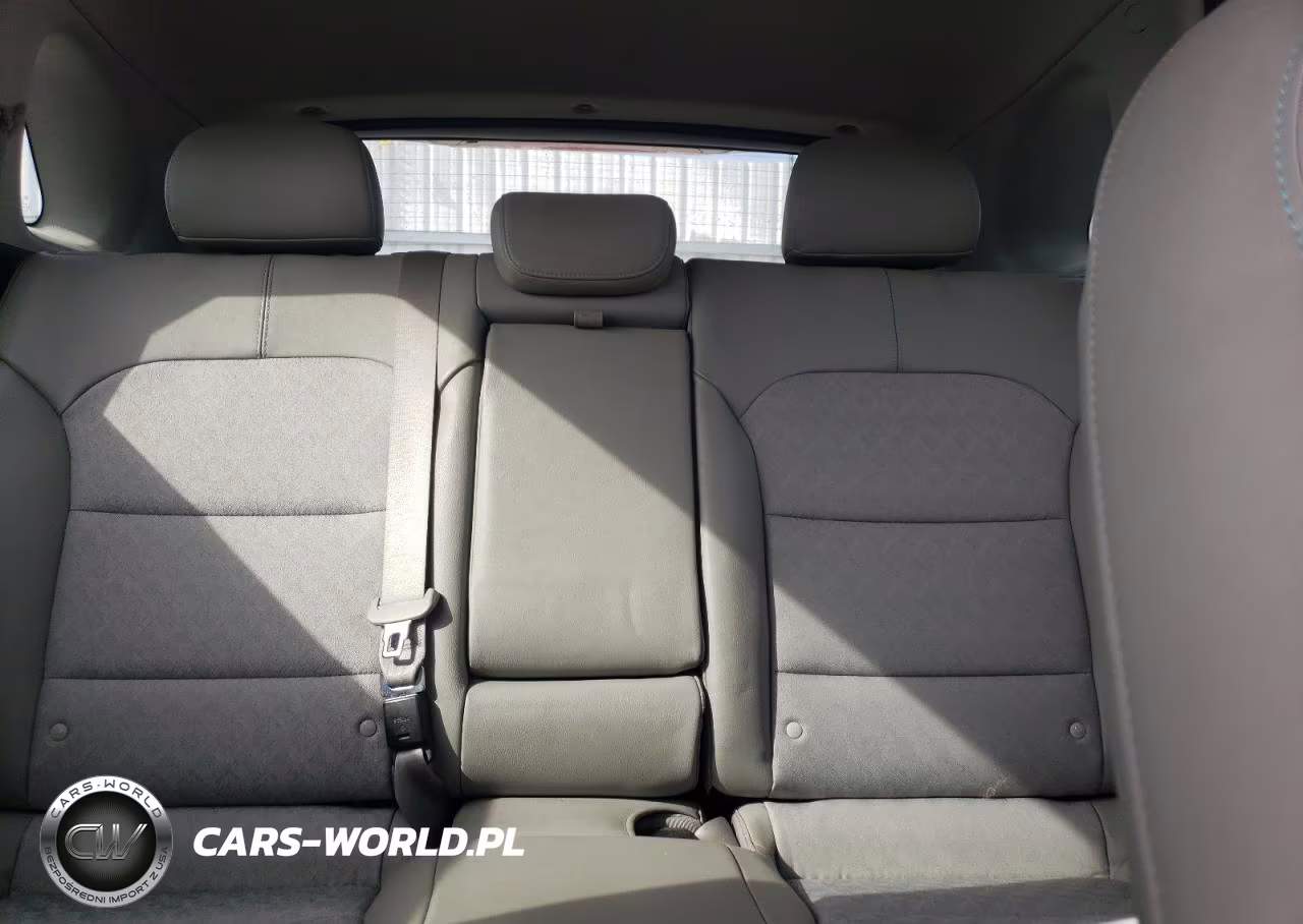 2020 Kia Niro Touring VIN:KNDCC3LC9L5443296 - 10