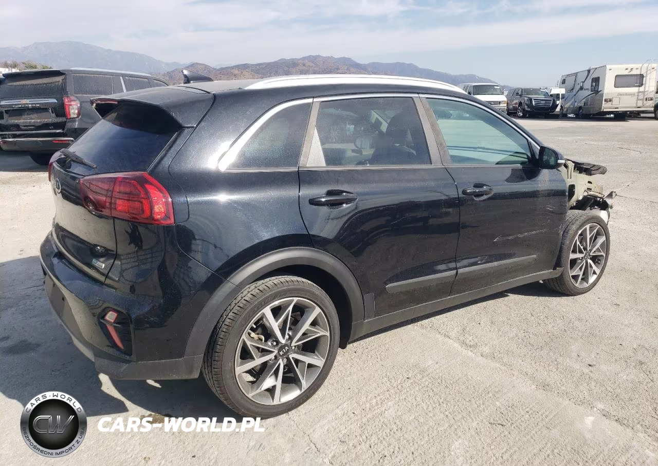 2020 Kia Niro Touring VIN:KNDCC3LC9L5443296 - 3