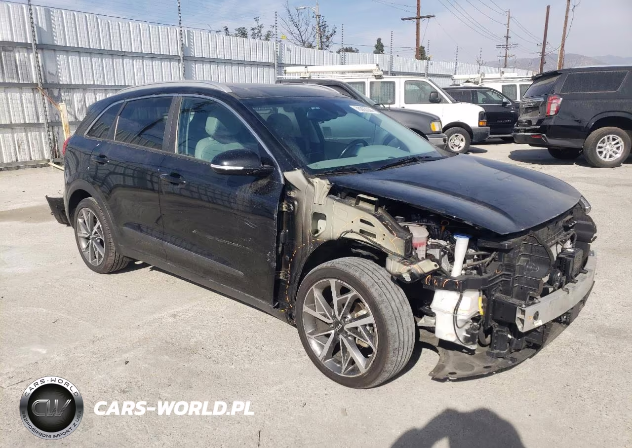 2020 Kia Niro Touring VIN:KNDCC3LC9L5443296 - 4