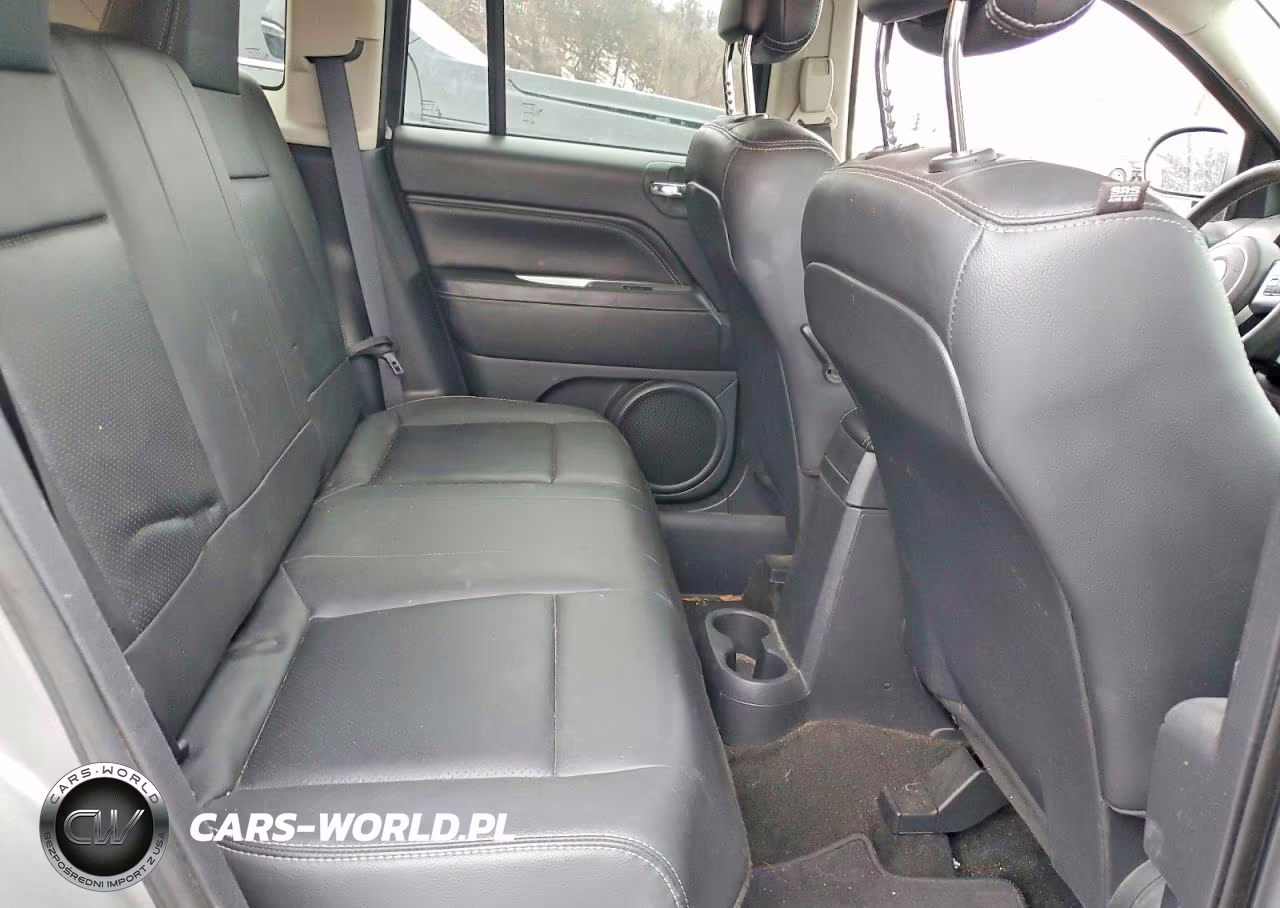 2015 Jeep Compass Latitude VIN:1C4NJDEB7FD184570 - 11