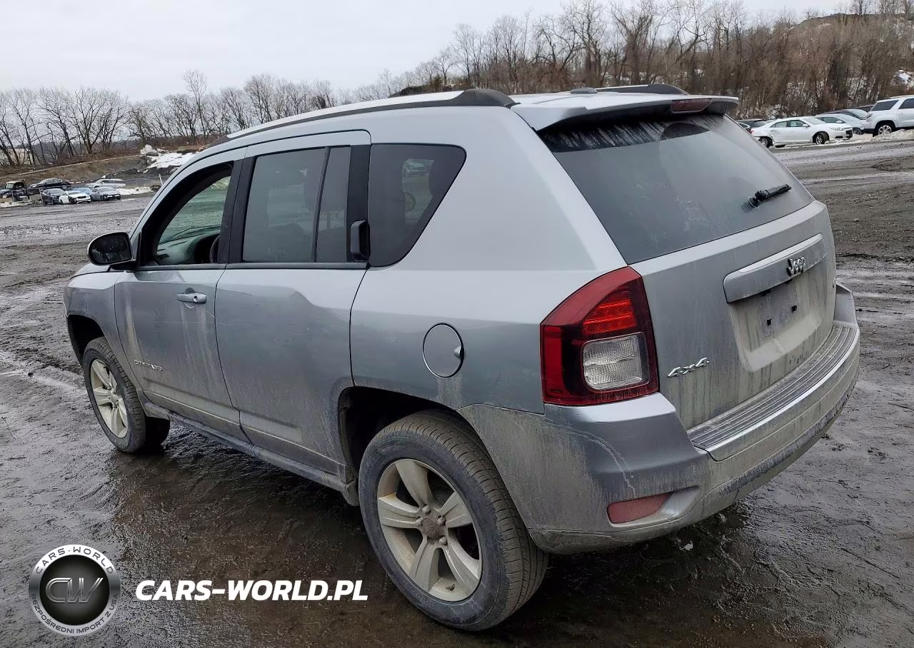 2015 Jeep Compass Latitude VIN:1C4NJDEB7FD184570 - 2