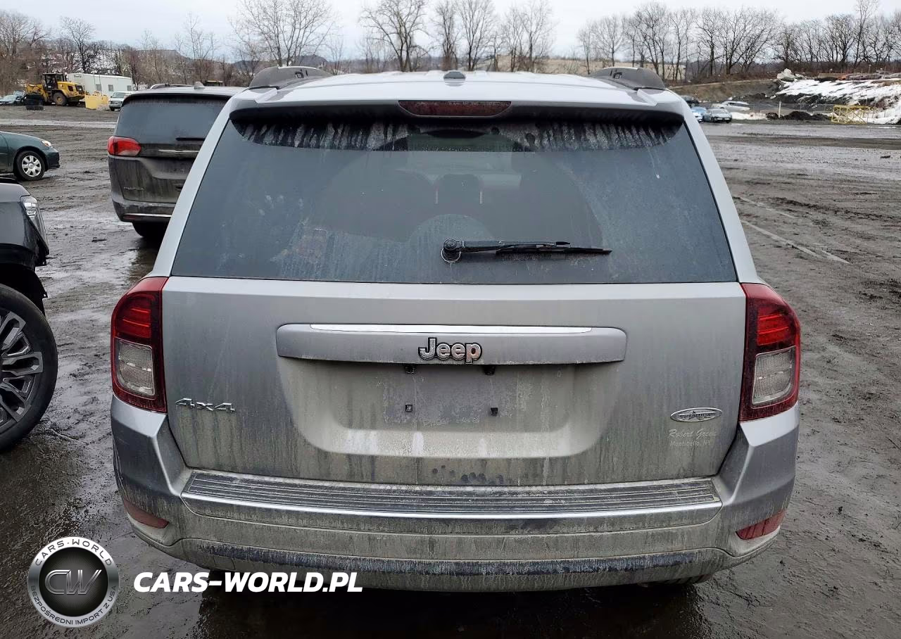 2015 Jeep Compass Latitude VIN:1C4NJDEB7FD184570 - 6