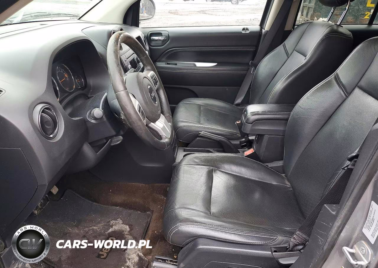 2015 Jeep Compass Latitude VIN:1C4NJDEB7FD184570 - 7