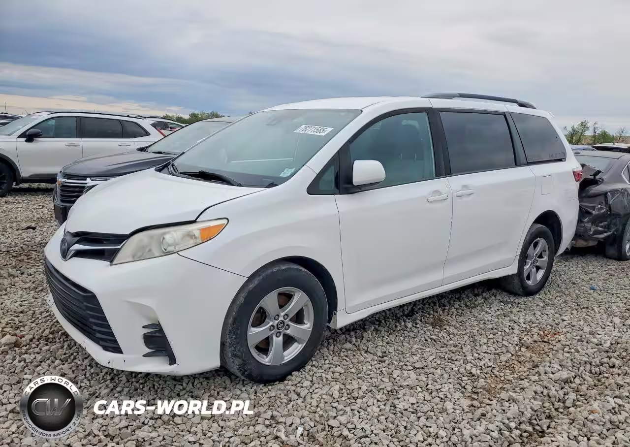 2019 Toyota Sienna Le