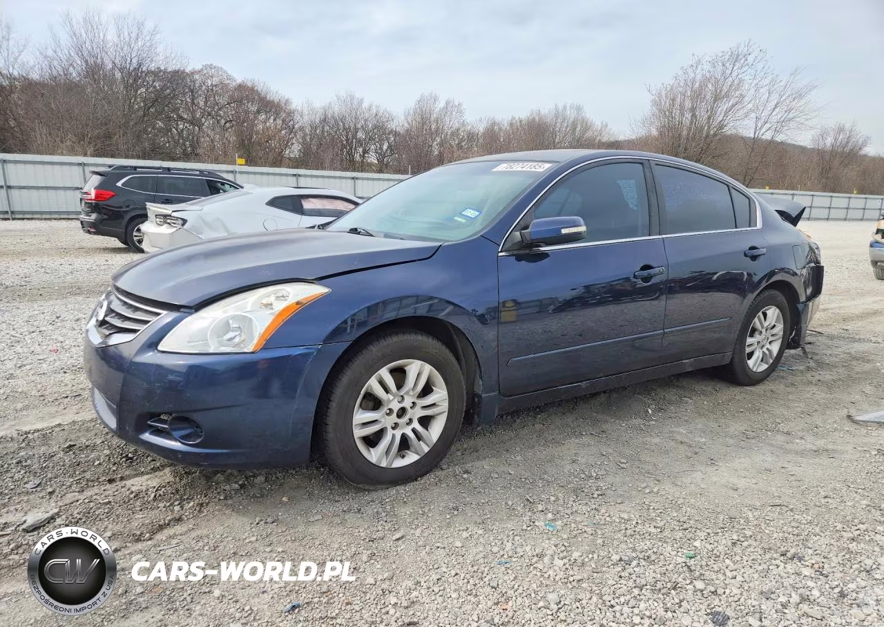 2011 Niss Altima Base