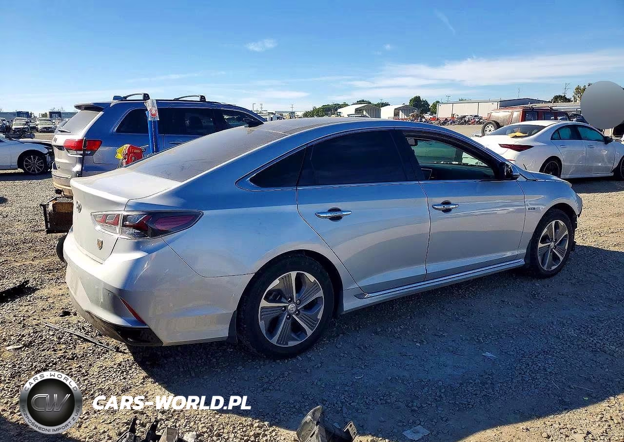 2019 Hyundai Sonata Hybrid VIN:KMHE34L34KA088781 - 3