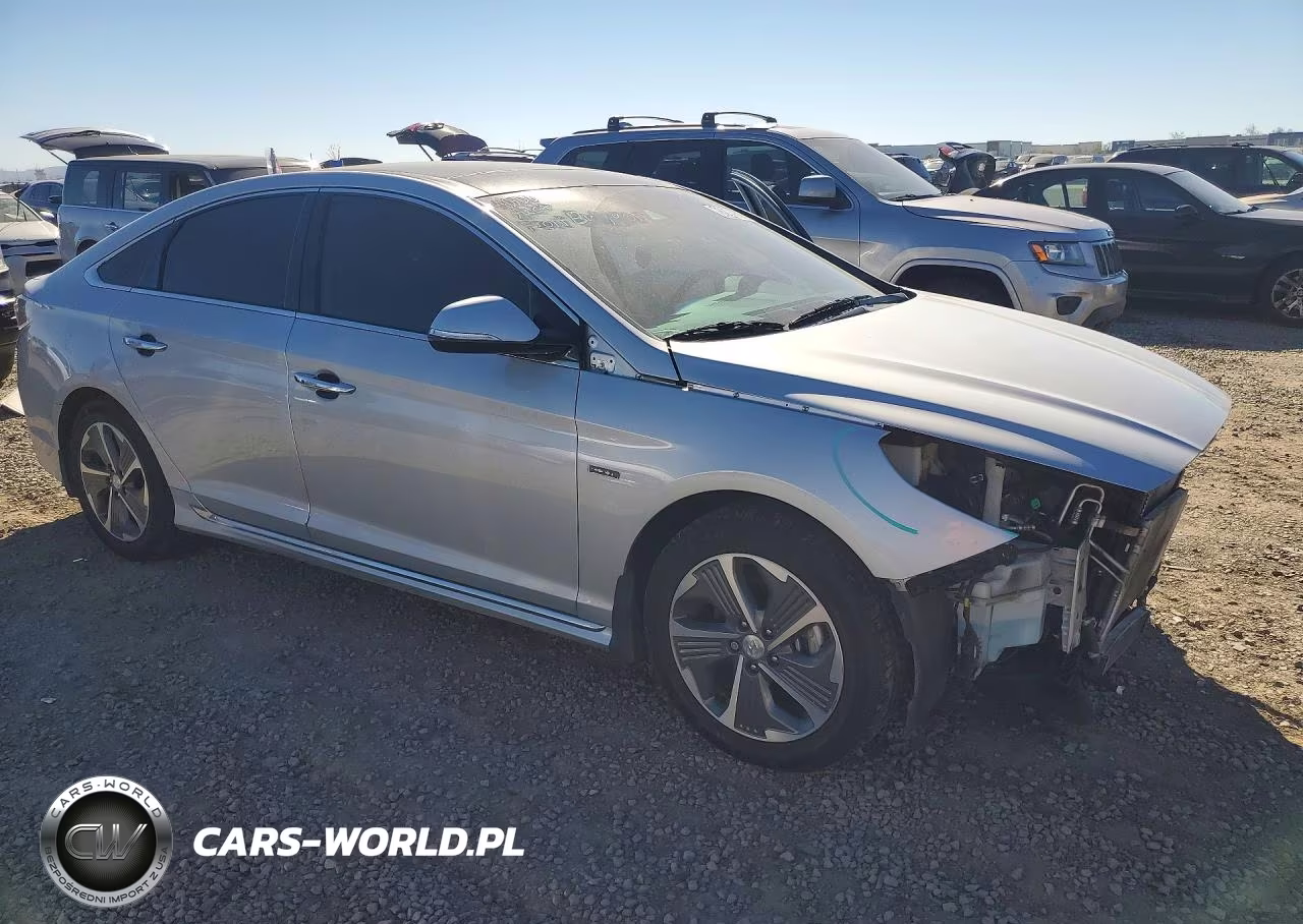 2019 Hyundai Sonata Hybrid VIN:KMHE34L34KA088781 - 4