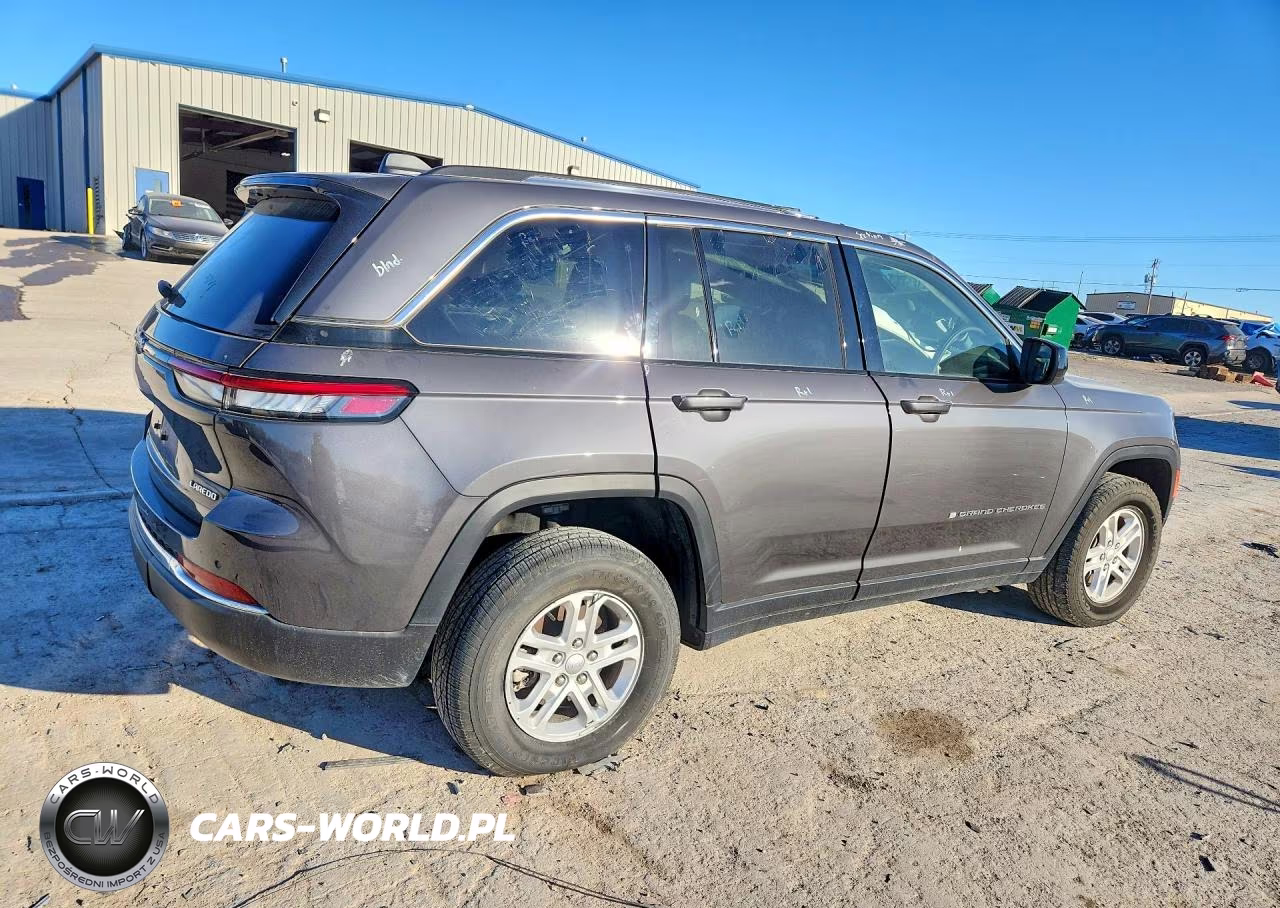 2022 Jeep Grand Cherokee Laredo VIN:1C4RJHAG4N8626299 - 3