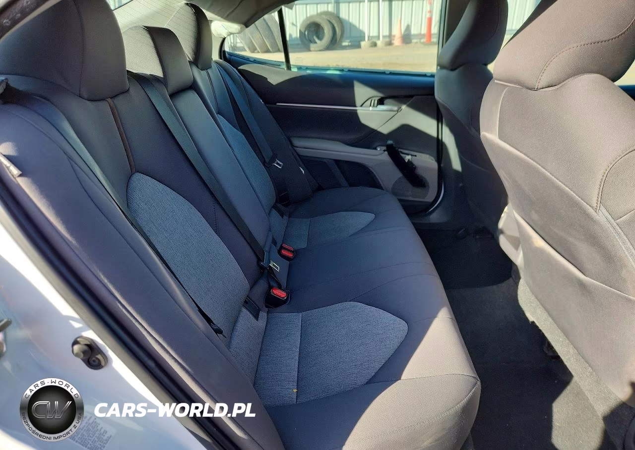 2019 Toyota Camry L VIN:4T1B11HK3KU700619 - 10
