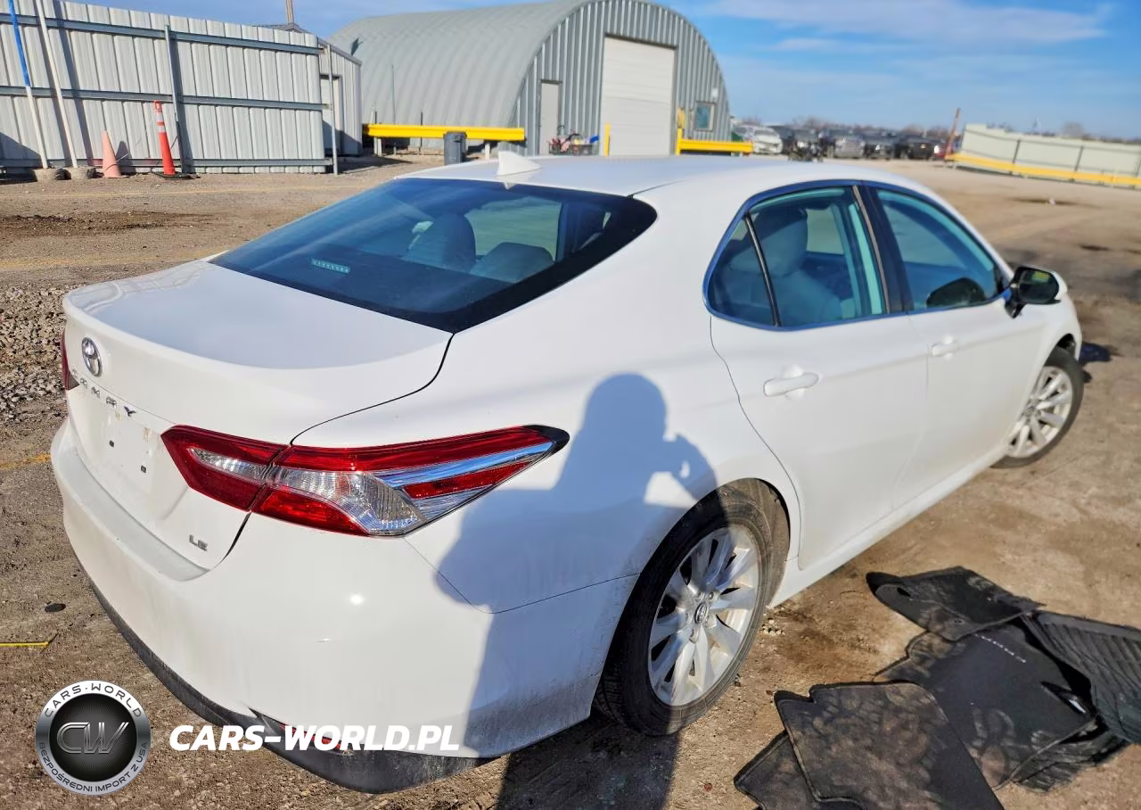 2019 Toyota Camry L VIN:4T1B11HK3KU700619 - 3