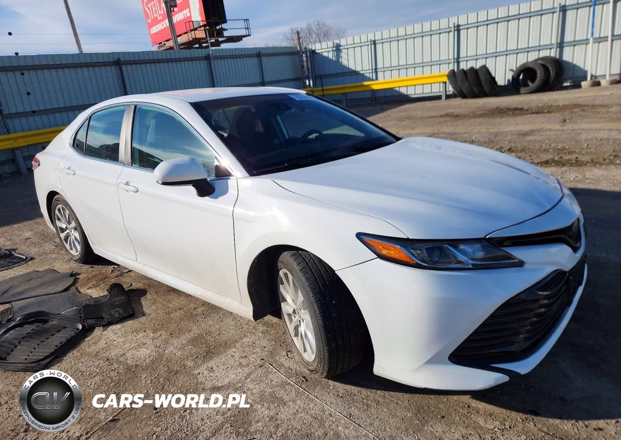 2019 Toyota Camry L VIN:4T1B11HK3KU700619 - 4