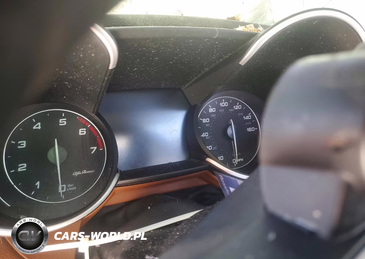 2019 Alfa Romeo Giulia VIN:ZARFANAN6K7622617 - 9