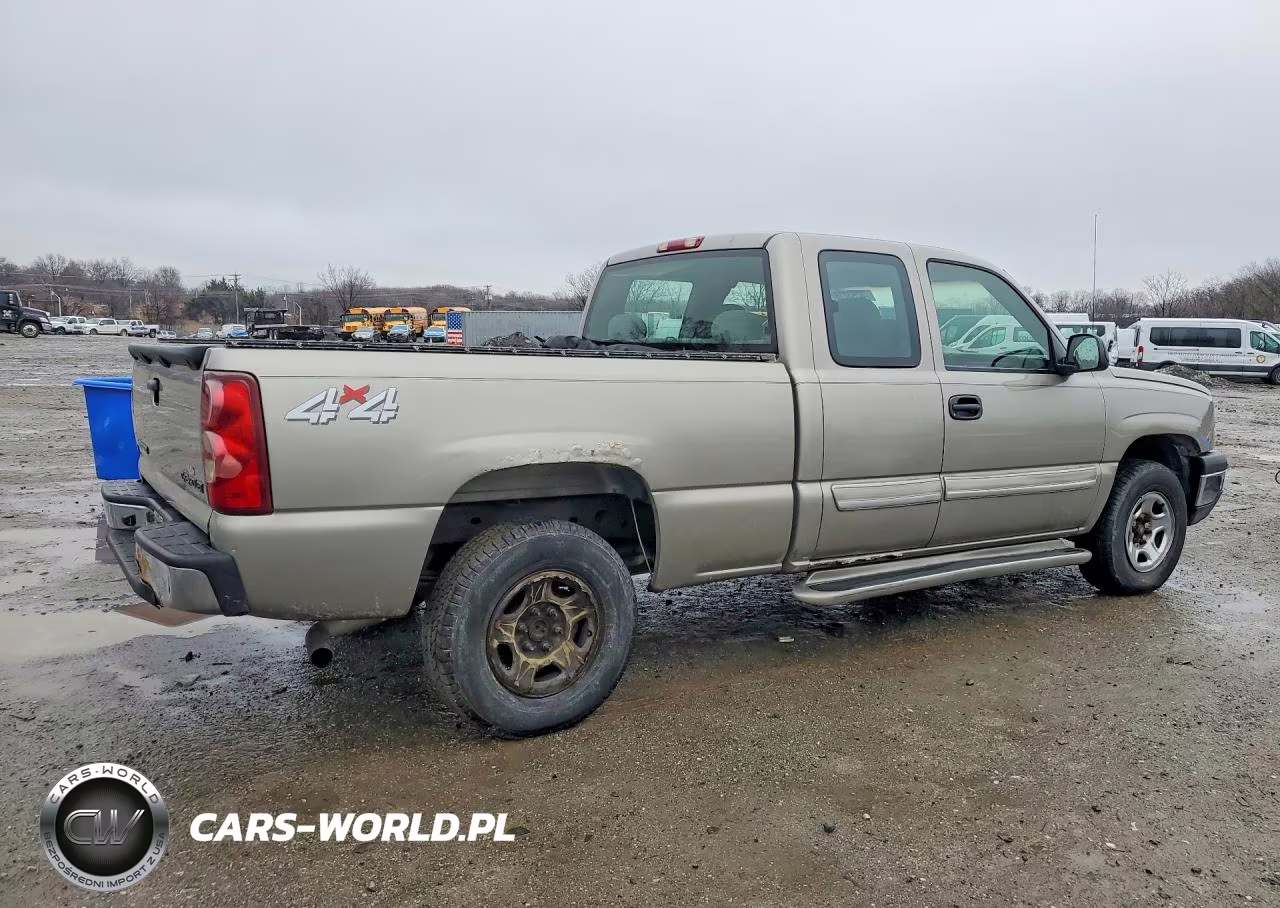 2003 Chevrolet Silverado K1500 VIN:2GCEK19T931115532 - 3