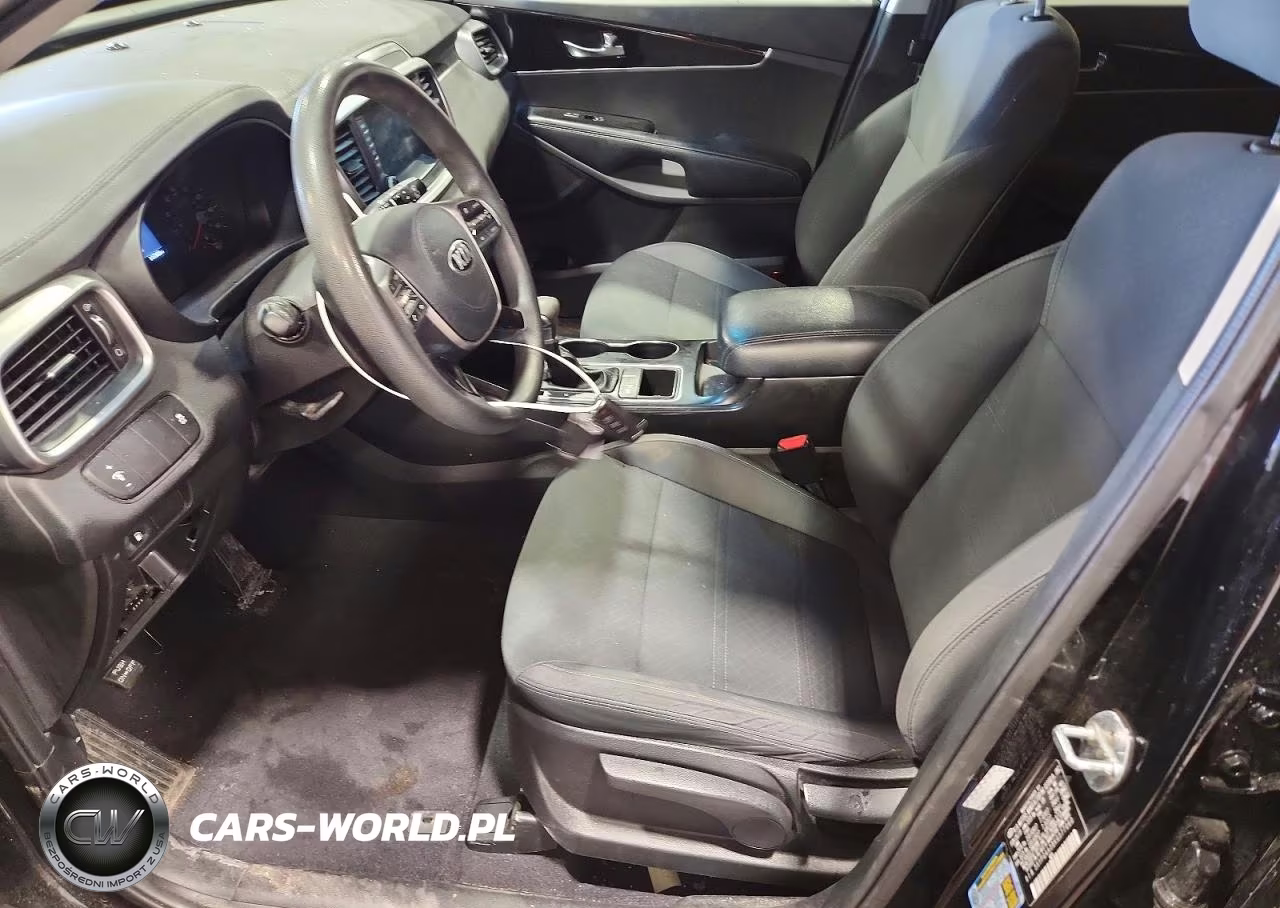 2019 Kia Sorento L VIN:5XYPG4A38KG577060 - 7