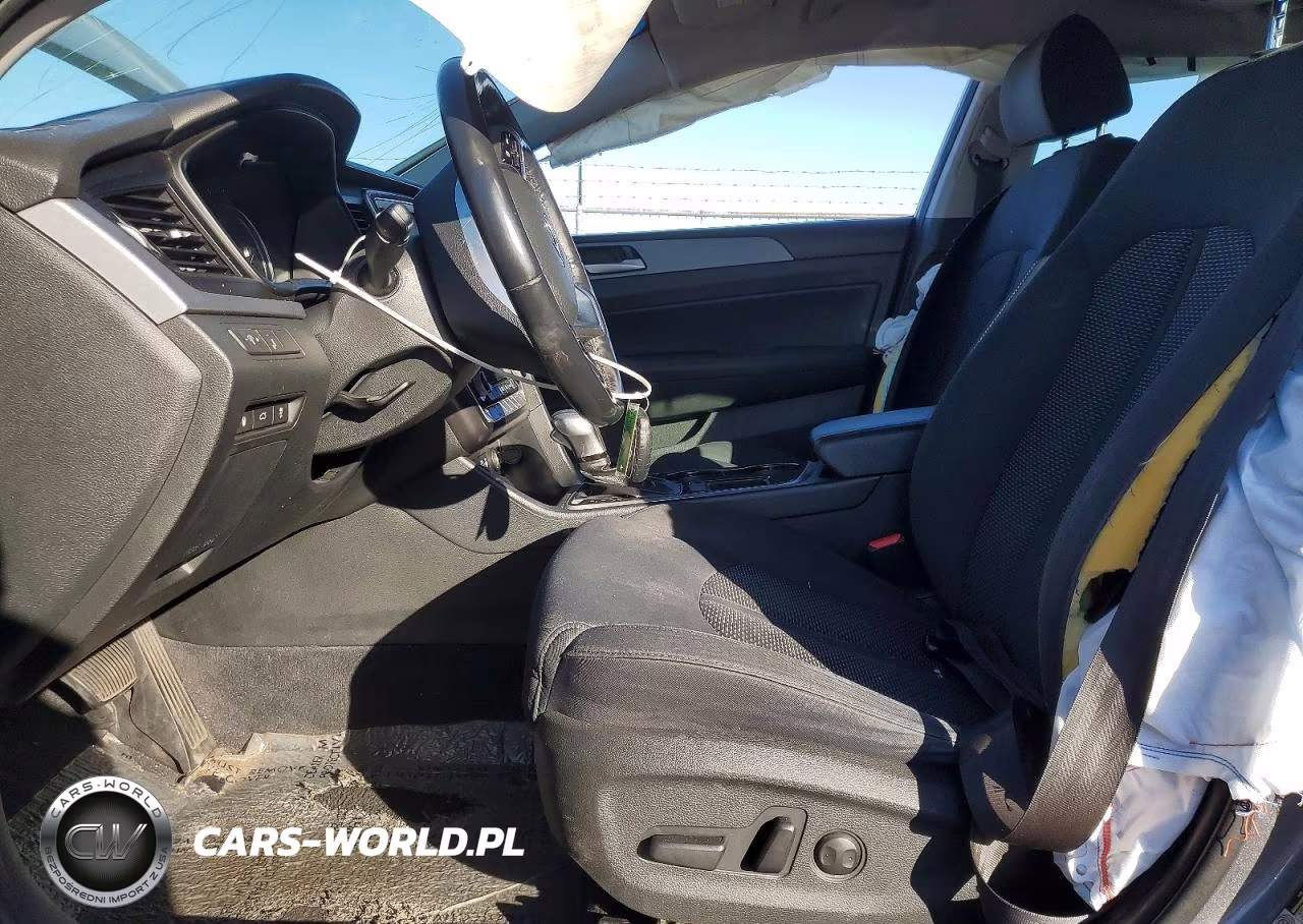 2019 Hyundai Sonata Limited VIN:5NPE34AFXKH768730 - 7