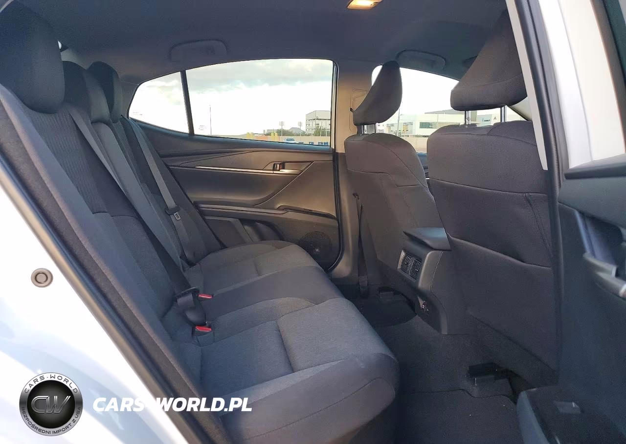 2025 Toyota Camry Xse VIN:4T1DAACK1SU181618 - 10