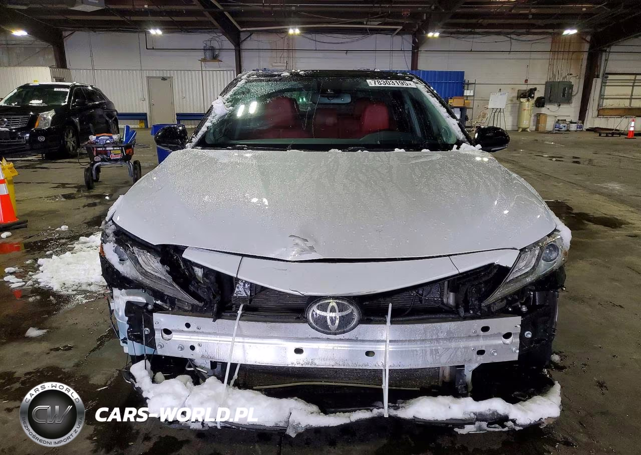 2018 Toyota Camry Xse VIN:4T1B61HK4JU029185 - 5