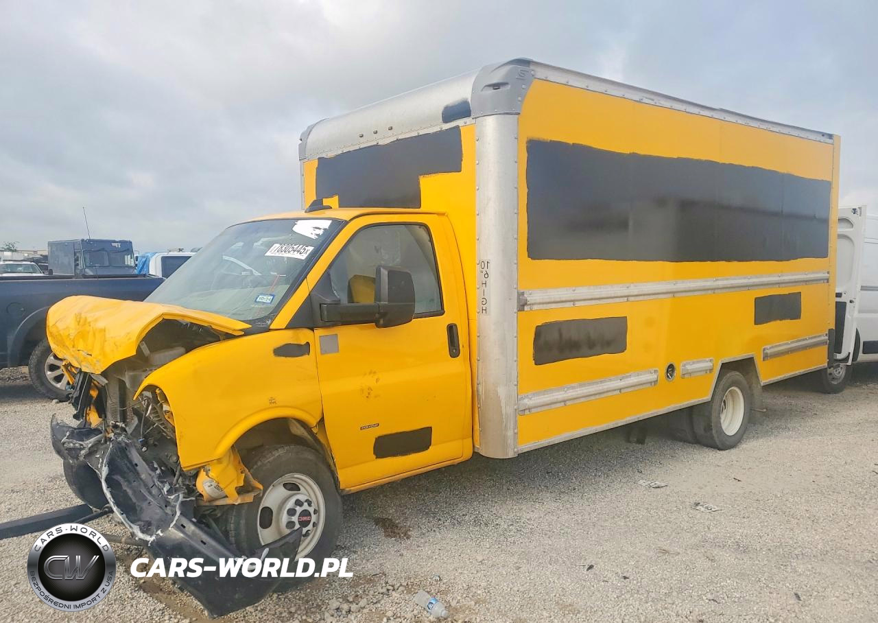 2022 GMC Savana Box Truck