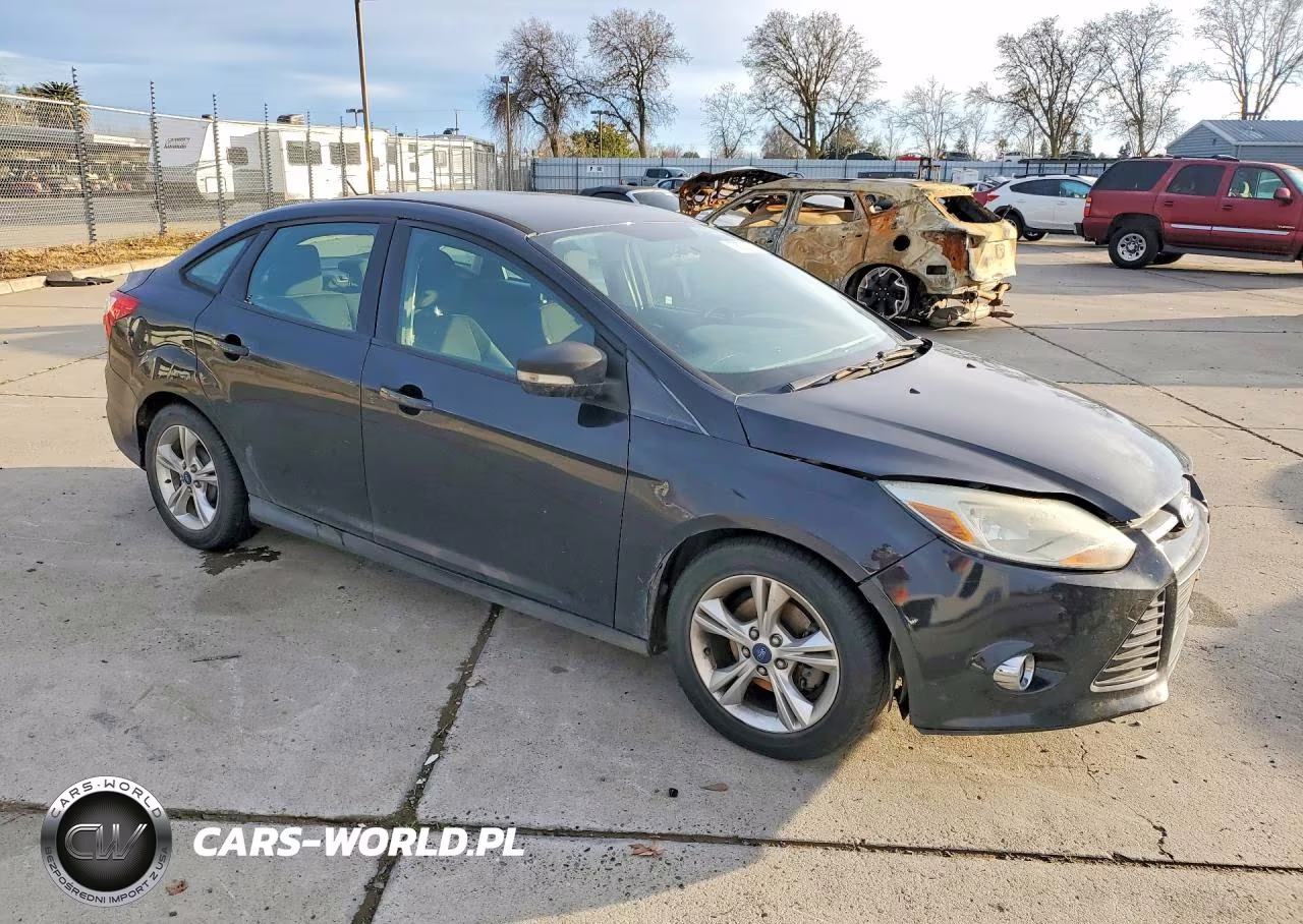 2014 Ford Focus Se VIN:1FADP3F2XEL111691 - 4