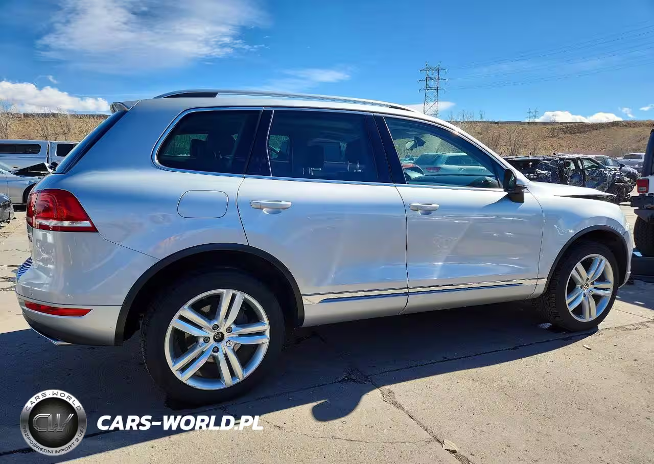 2014 Volkswagen Touareg V6 Tdi VIN:WVGEP9BP2ED010332 - 3
