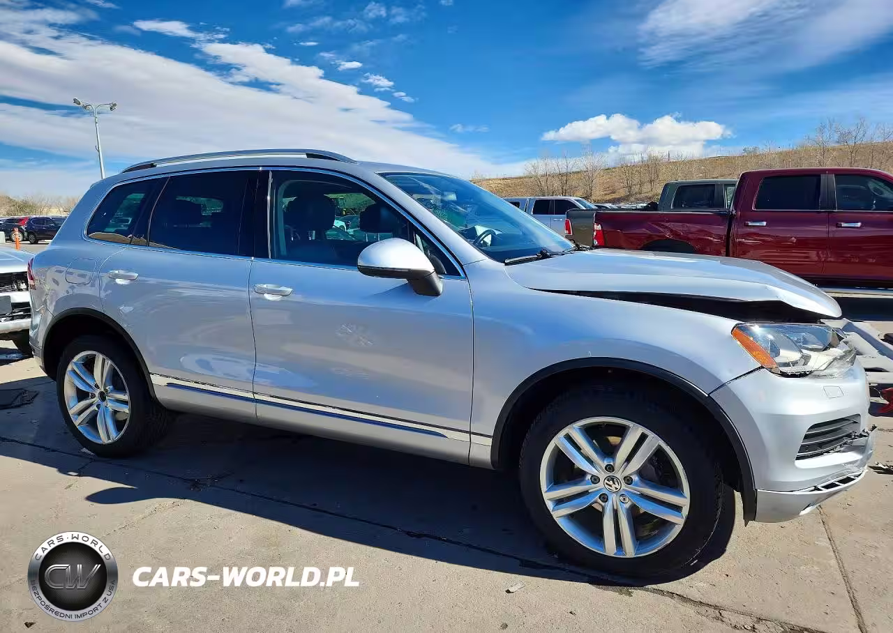 2014 Volkswagen Touareg V6 Tdi VIN:WVGEP9BP2ED010332 - 4