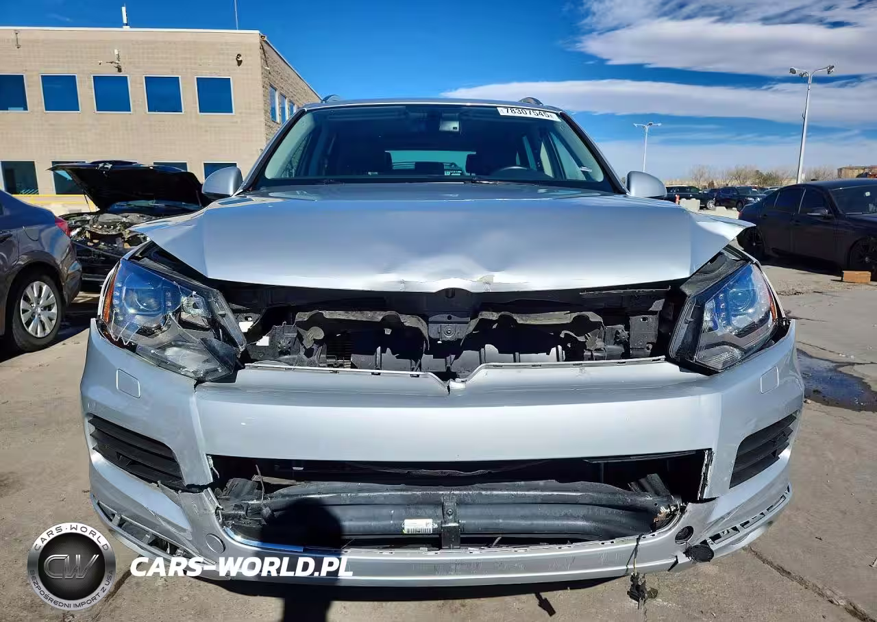 2014 Volkswagen Touareg V6 Tdi VIN:WVGEP9BP2ED010332 - 5