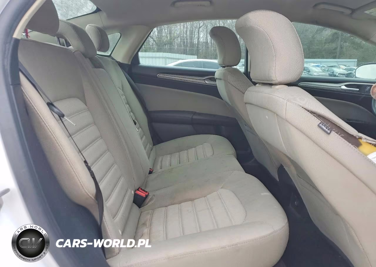 2019 Ford Fusion S VIN:3FA6P0G77KR126941 - 10