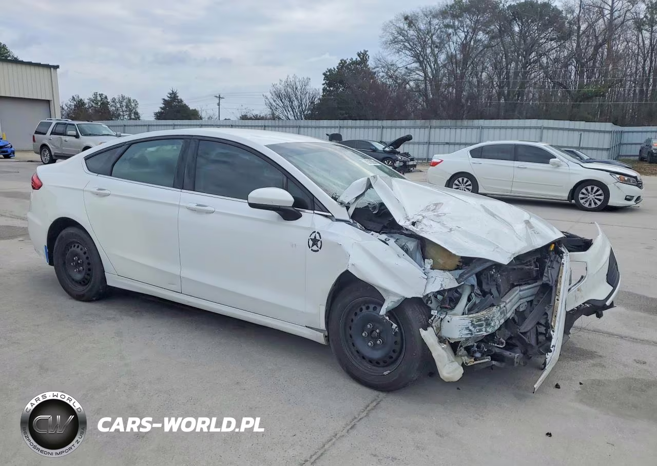 2019 Ford Fusion S VIN:3FA6P0G77KR126941 - 4