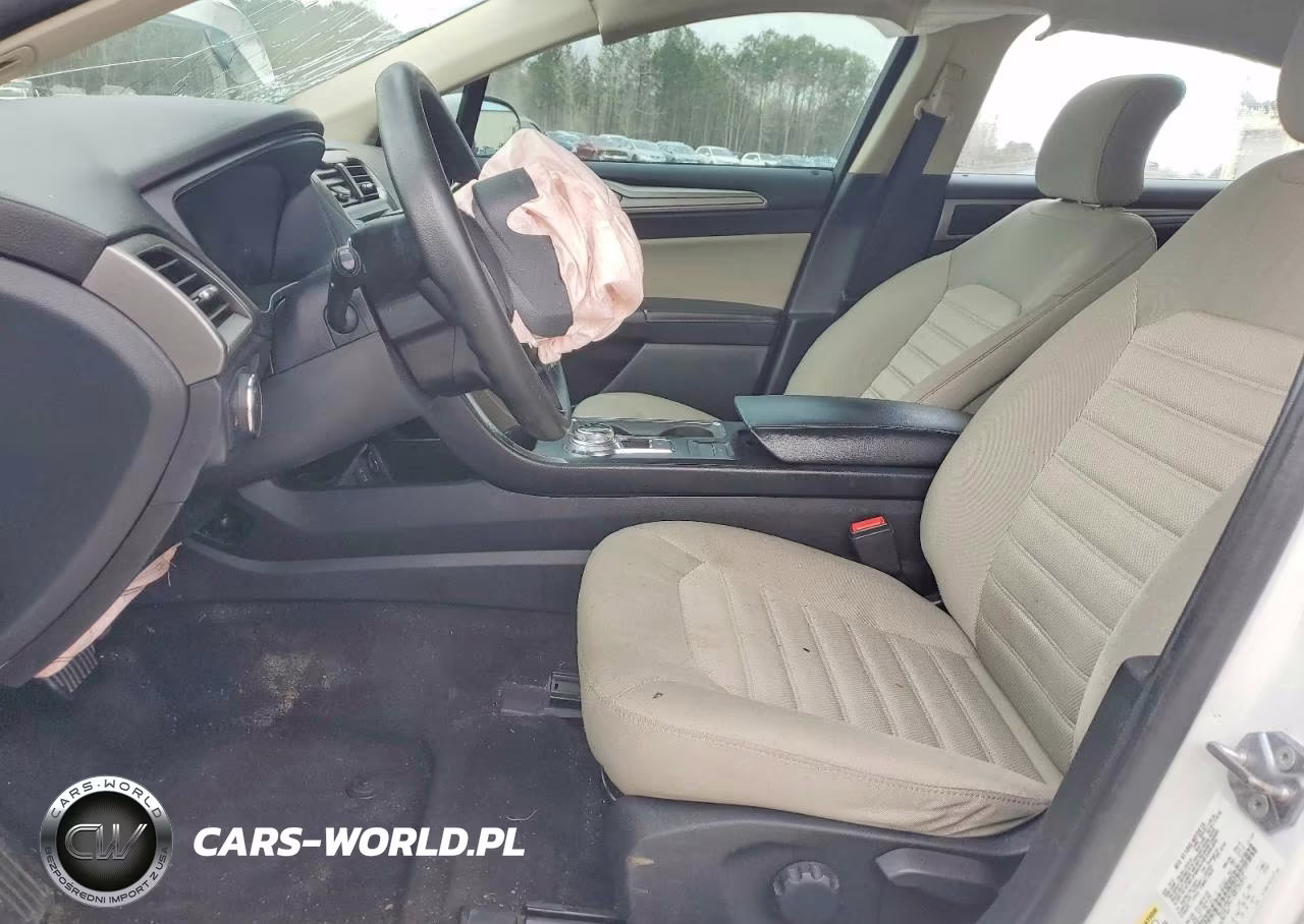 2019 Ford Fusion S VIN:3FA6P0G77KR126941 - 7