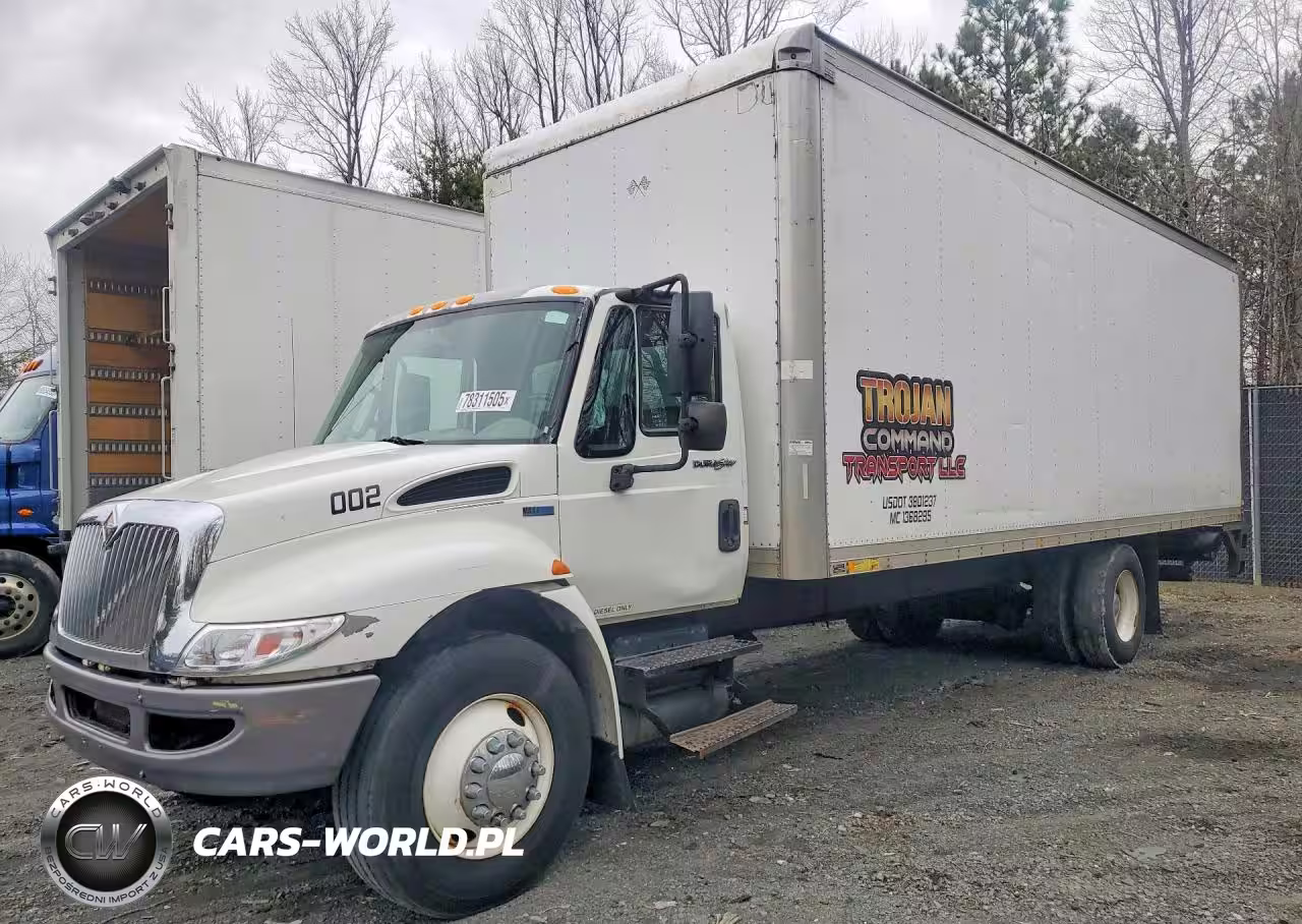 2015 International 4300 Box Truck