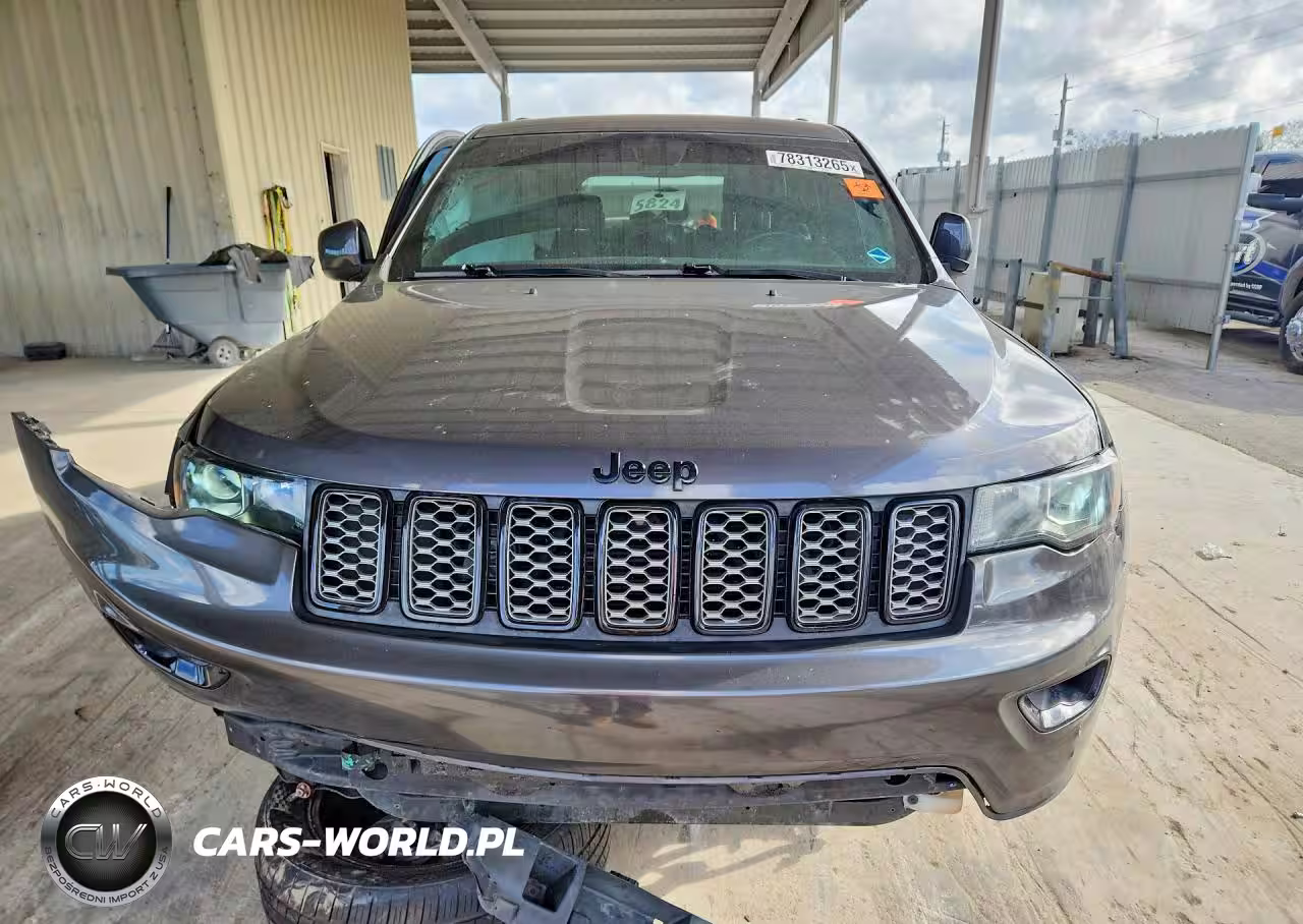 2018 Jeep Grand Cherokee Laredo VIN:1C4RJFAG6JC104883 - 5