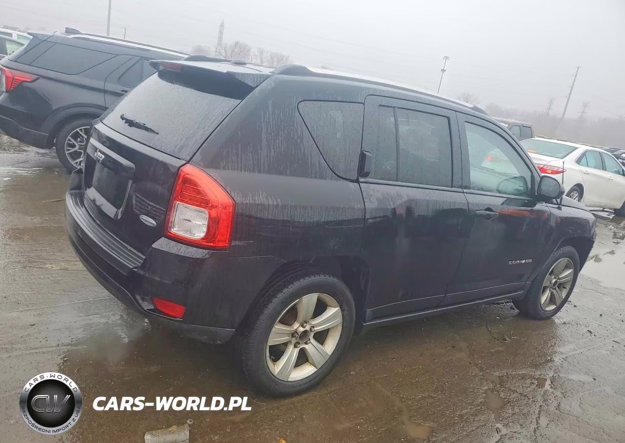 2013 Jeep Compass Latitude VIN:1C4NJDEB9DD207800 - 3