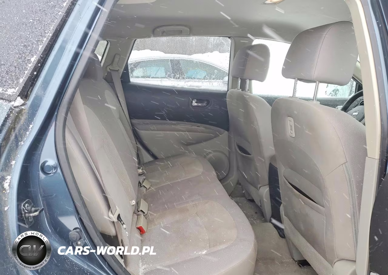 2019 Nissan Rogue S VIN:JN8AS5MVXCW715665 - 11