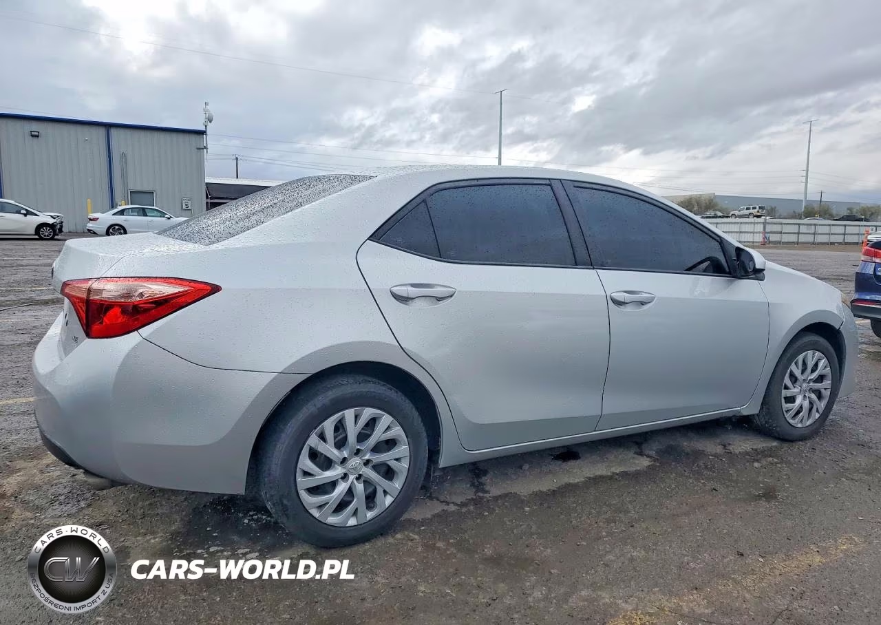 2019 Toyota Corolla Le VIN:5YFBURHE5KP947819 - 3