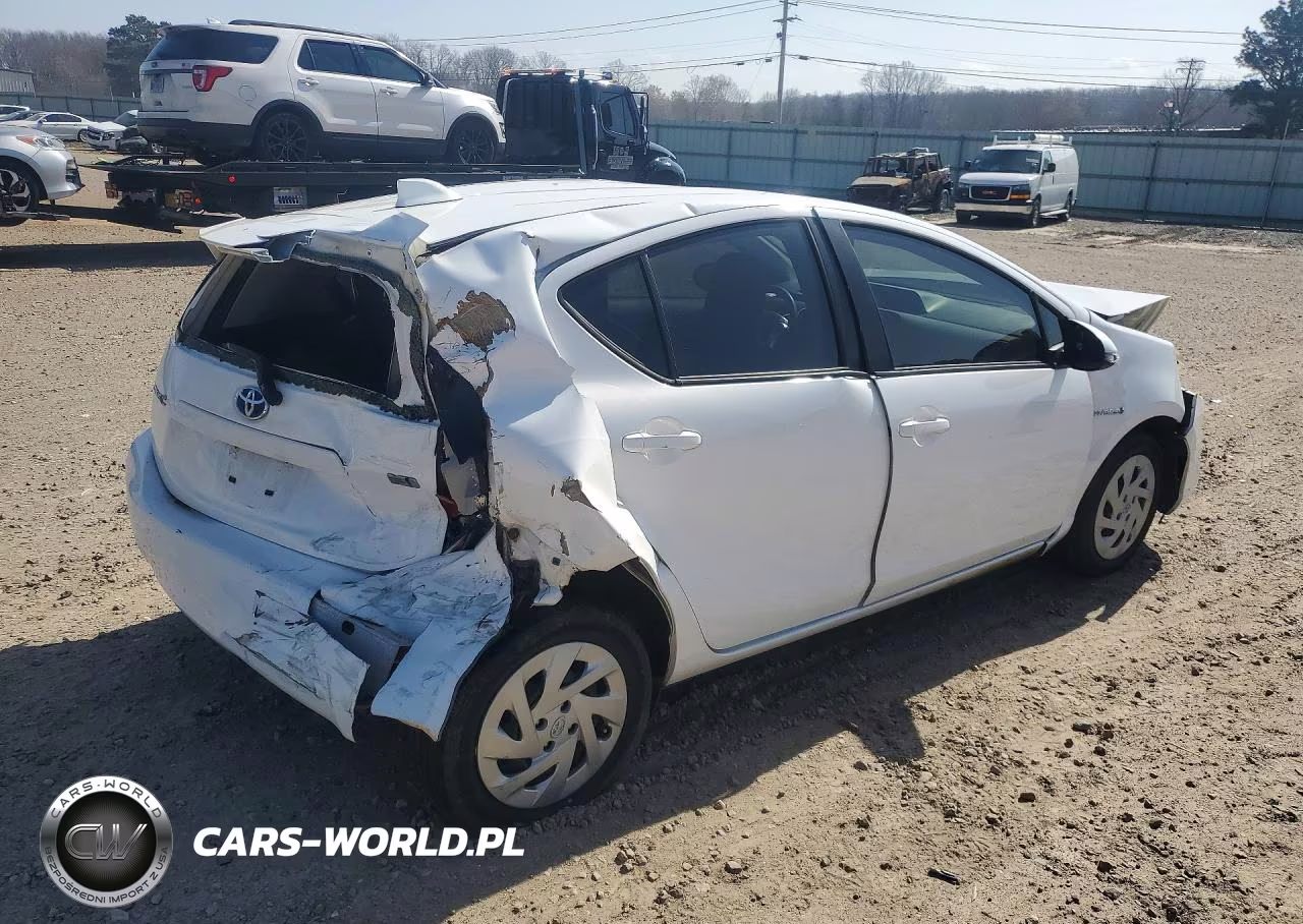 2016 Toyota Prius C One VIN:JTDKDTB34G1136724 - 3