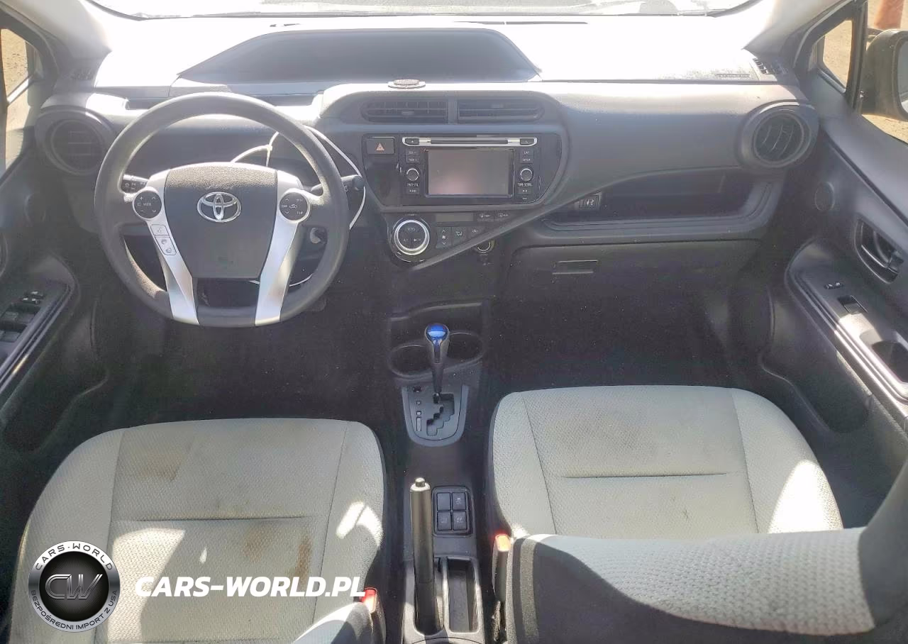 2016 Toyota Prius C One VIN:JTDKDTB34G1136724 - 8