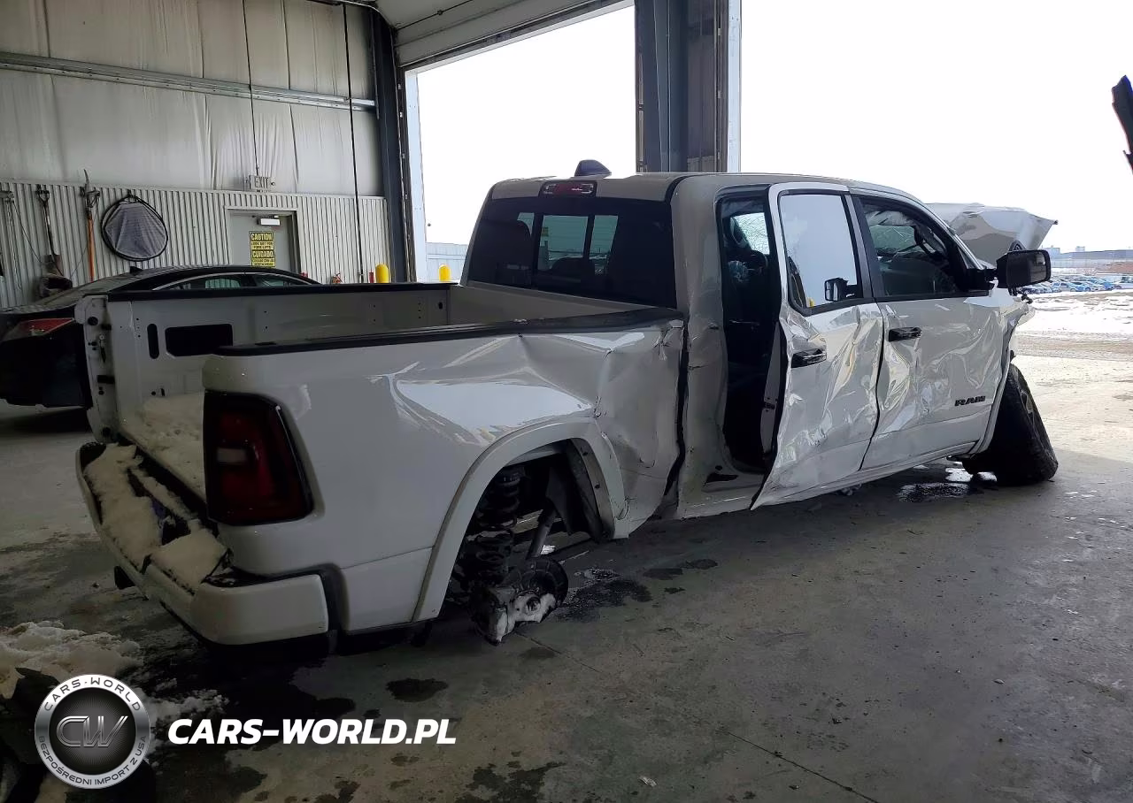2025 Ram 1500 Big Horn VIN:1C6RRFFG6SN245922 - 3