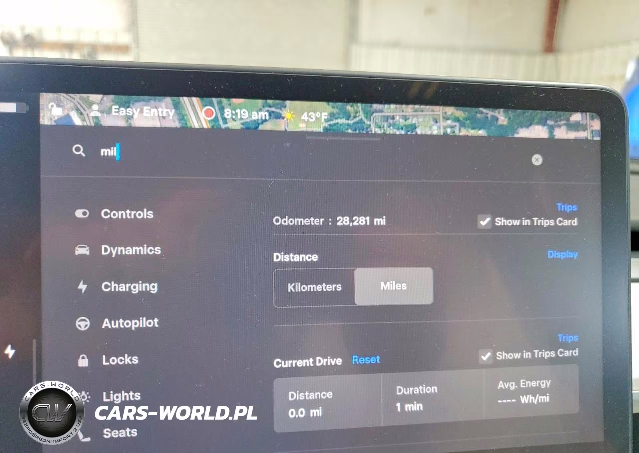2024 Tesla Model Y VIN:7SAYGDEE9RA282678 - 9