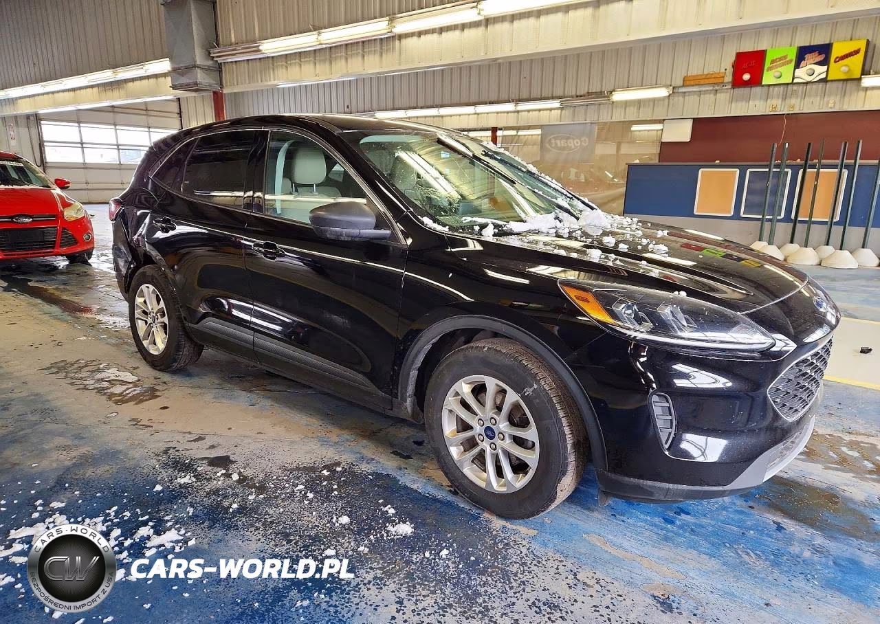 2022 Ford Escape Se VIN:1FMCU0G69NUB30561 - 4