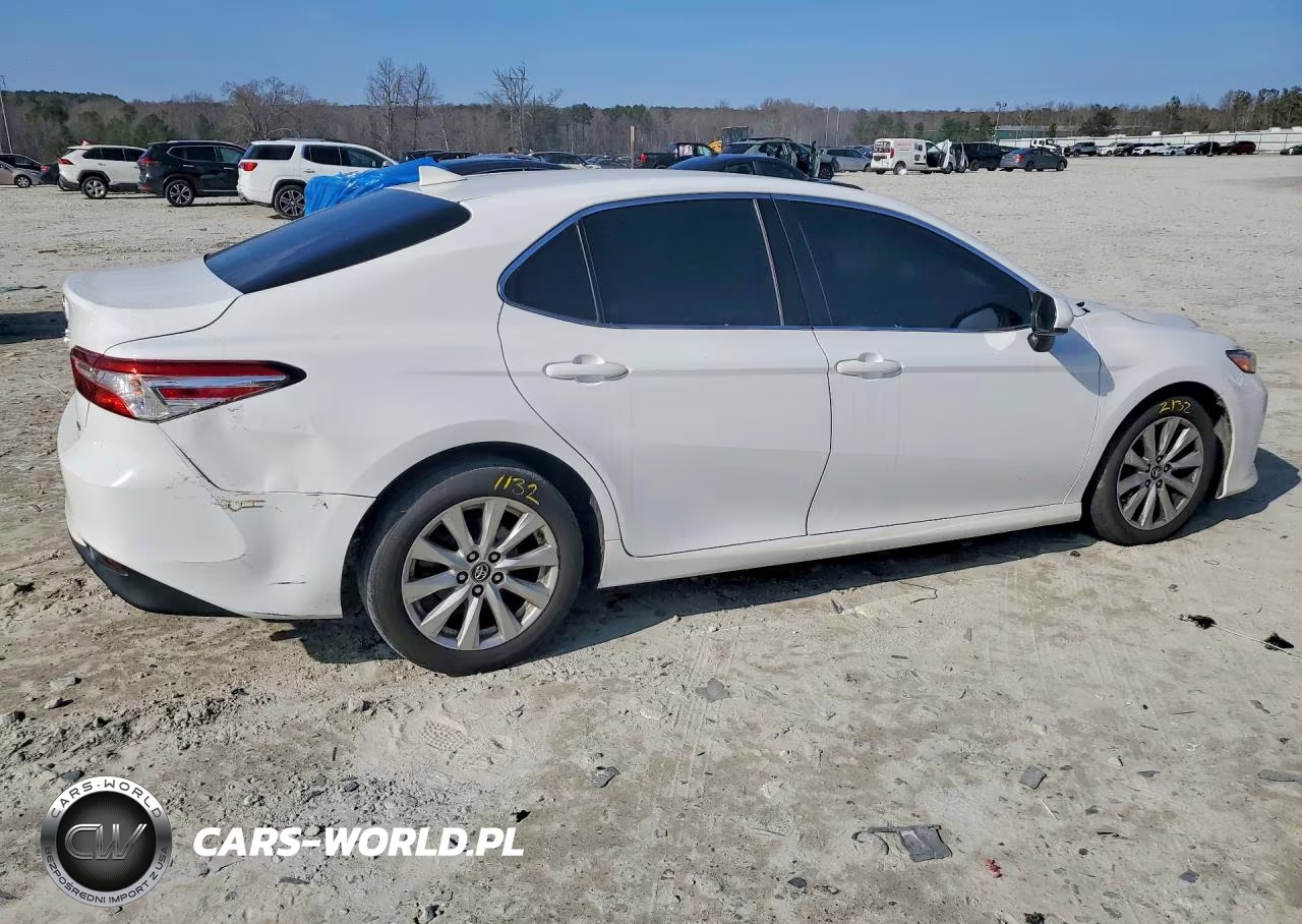 2019 Toyota Camry Le VIN:4T1B11HK1KU822430 - 3