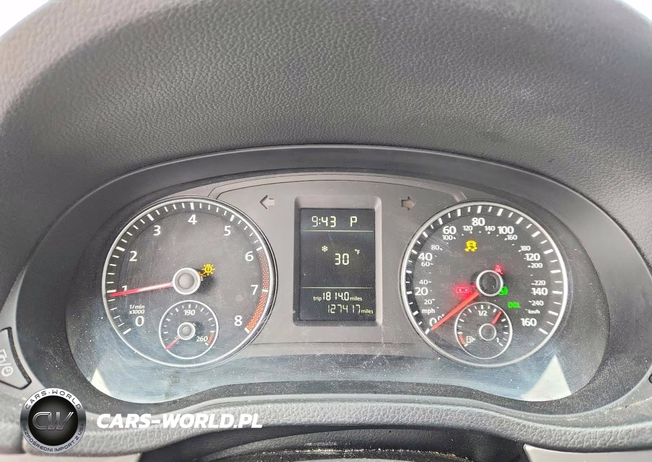2015 Volkswagen Passat S VIN:1VWAT7A33FC080279 - 9