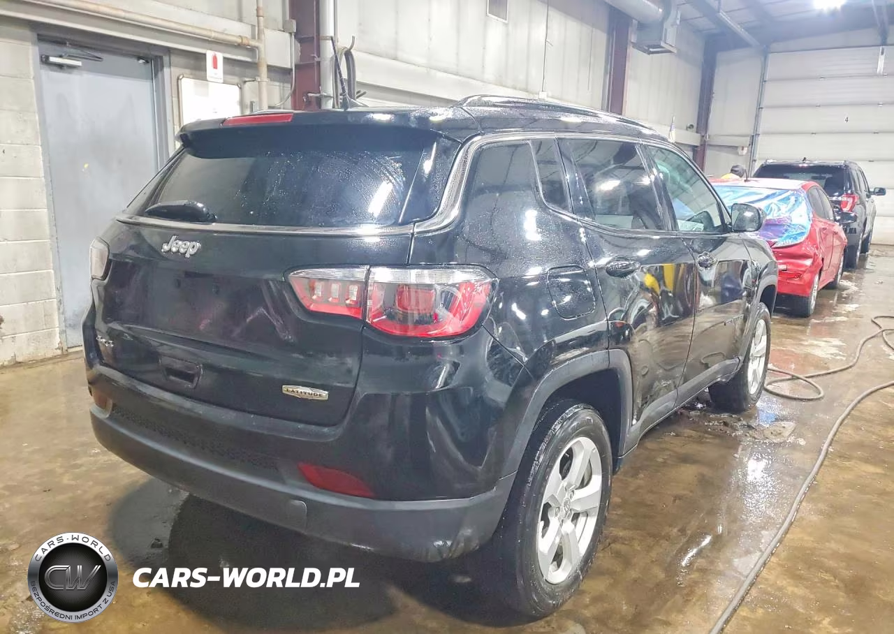 2019 Jeep Compass Latitude VIN:3C4NJDBB5KT734888 - 3